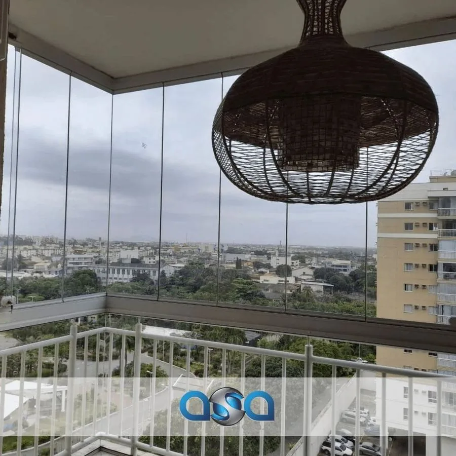 Varanda em canto de apartamento